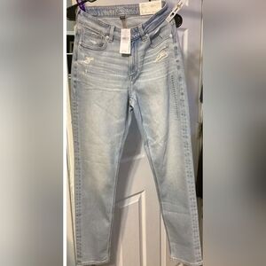 American Eagle mom Jeans Size 2 long  26W High V Rise light blue NWT